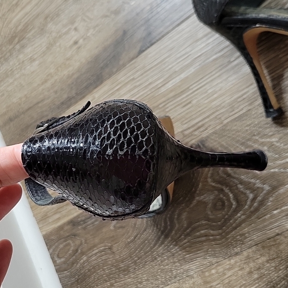 Manolo Blahnik 39.5 US 9.5\